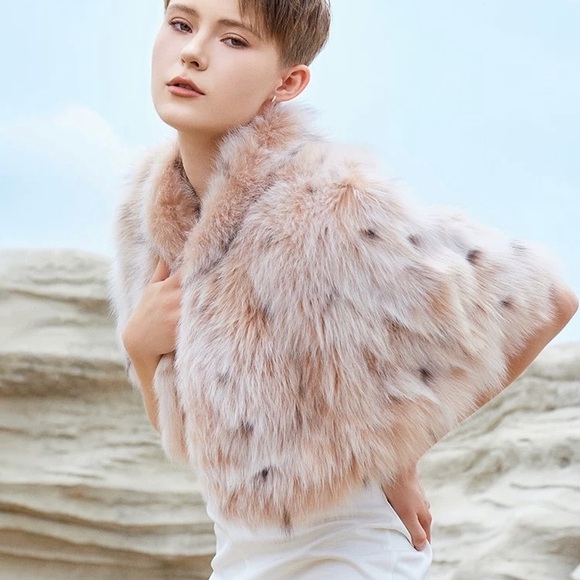 Never Worn | SagaFurs Fox Fur Cape - Picture 6 of 9